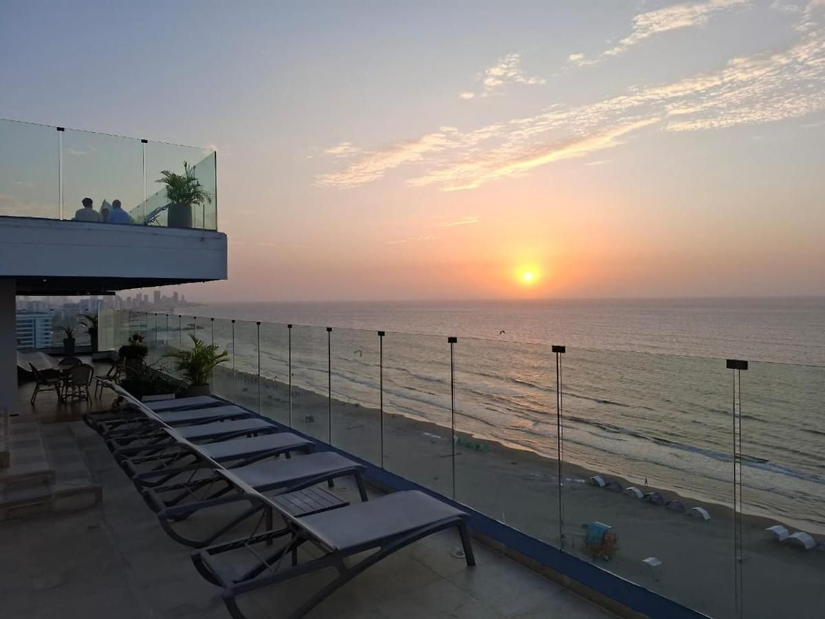 Morros Luxury Beachfront Infinity Pool *